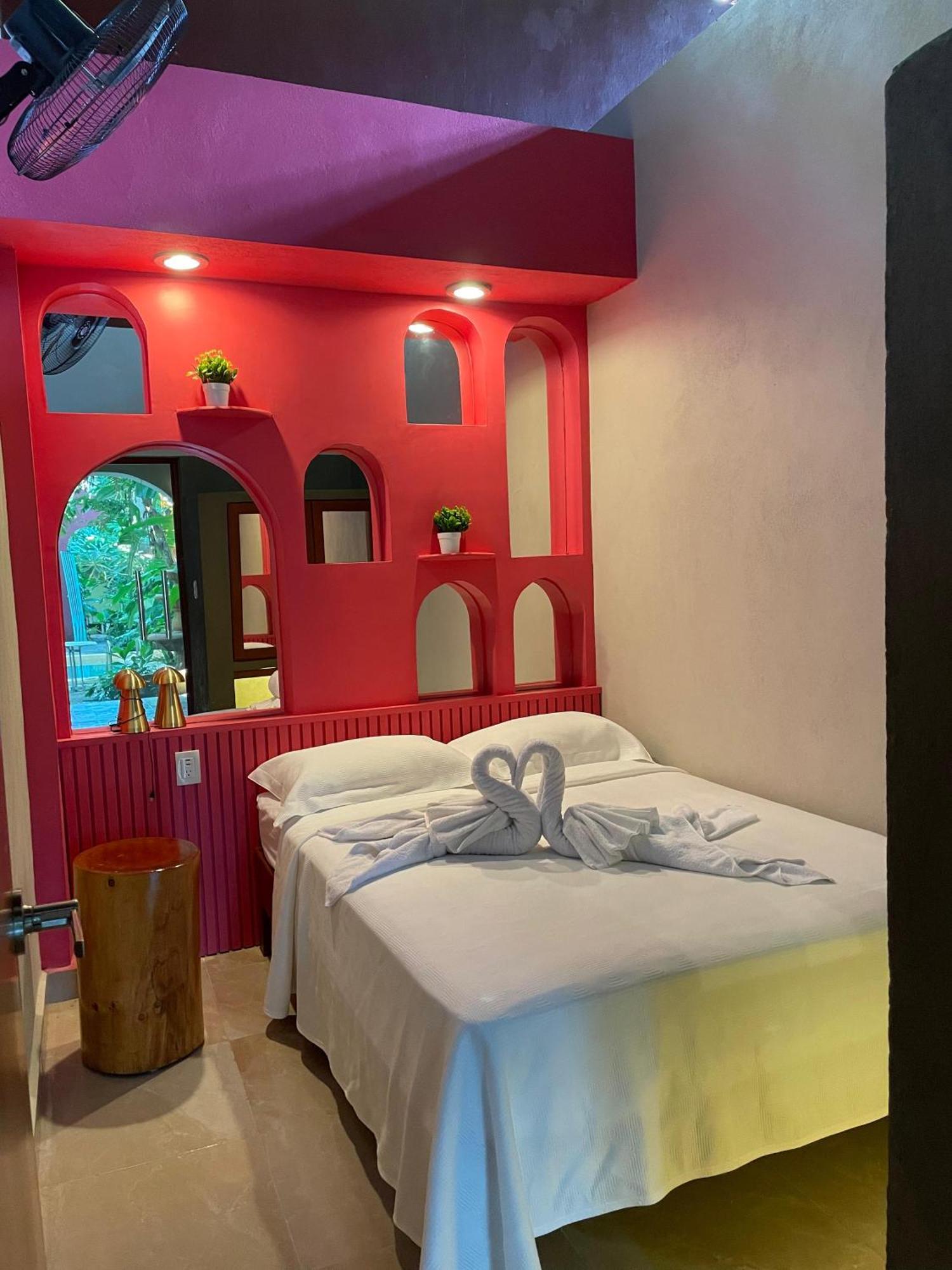 Hostal Poquito A Poquito Valladolid  Exteriér fotografie