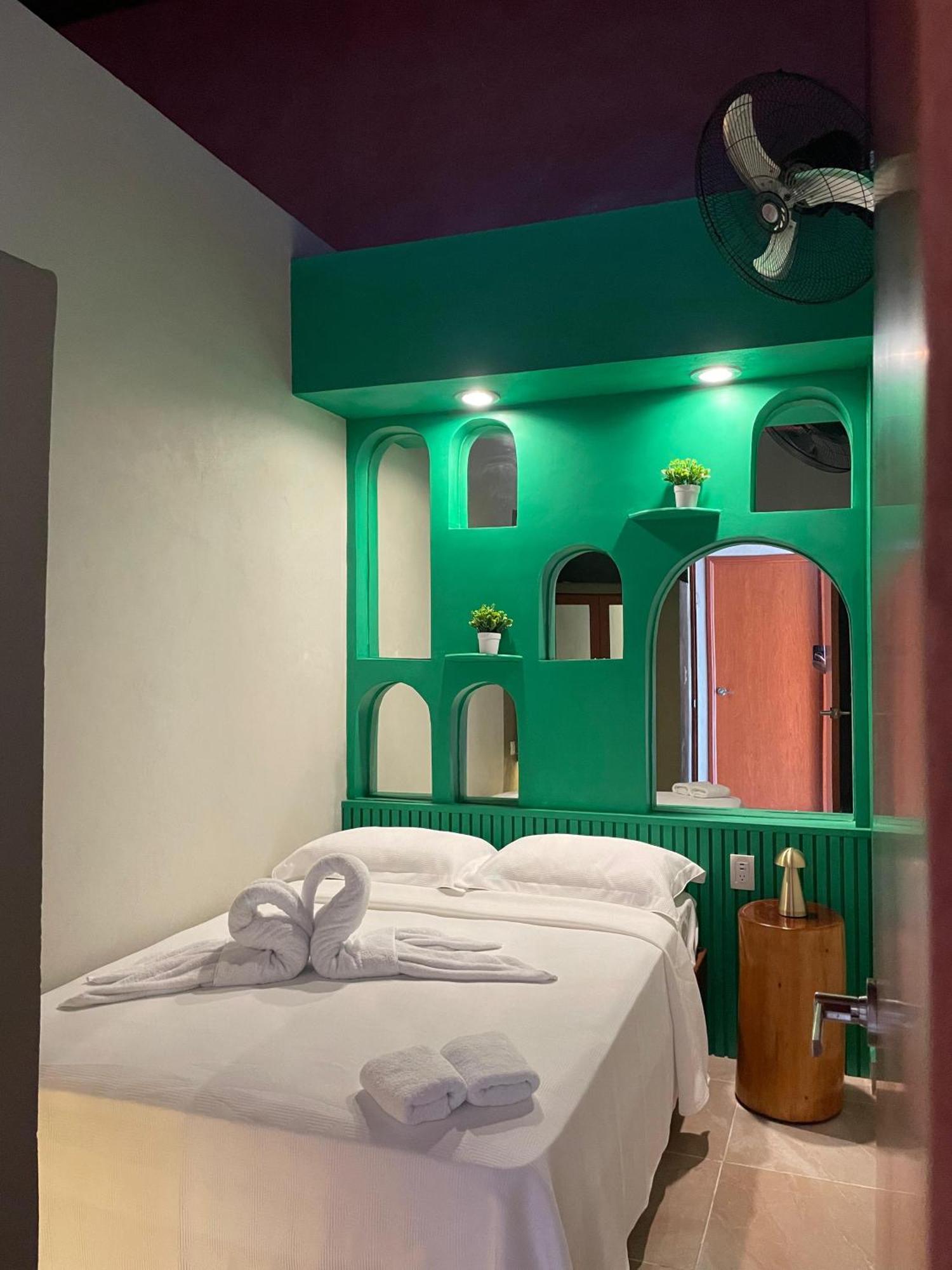 Hostal Poquito A Poquito Valladolid  Exteriér fotografie