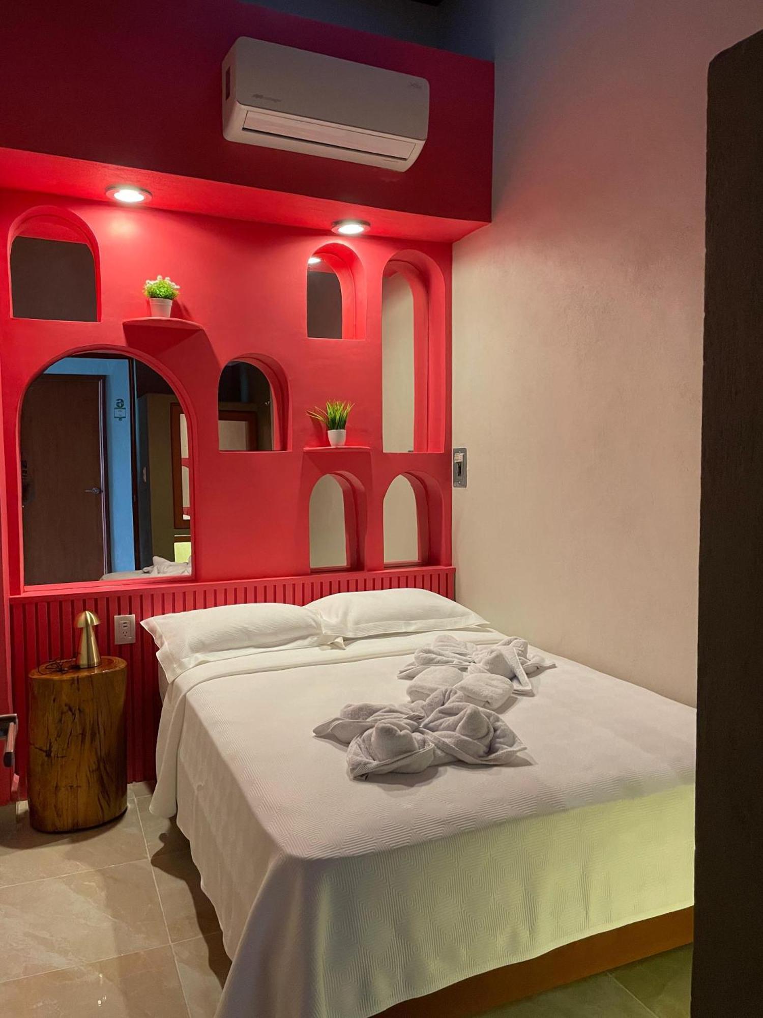 Hostal Poquito A Poquito Valladolid  Exteriér fotografie