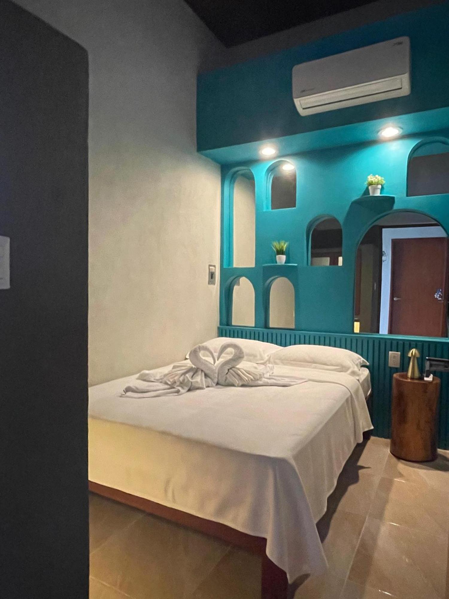 Hostal Poquito A Poquito Valladolid  Exteriér fotografie